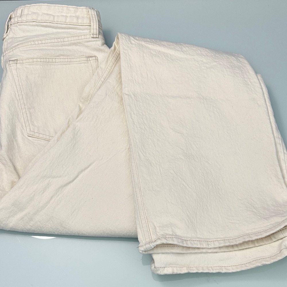Abercrombie & Fitch Straight Leg Jeans in Off-White/Cream
